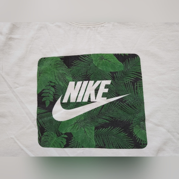 ♡ SOLD ON EBAY ♡ Nike Men's XL White Logo Green Leaves Short Sleeve Tee - Picture 5 of 11